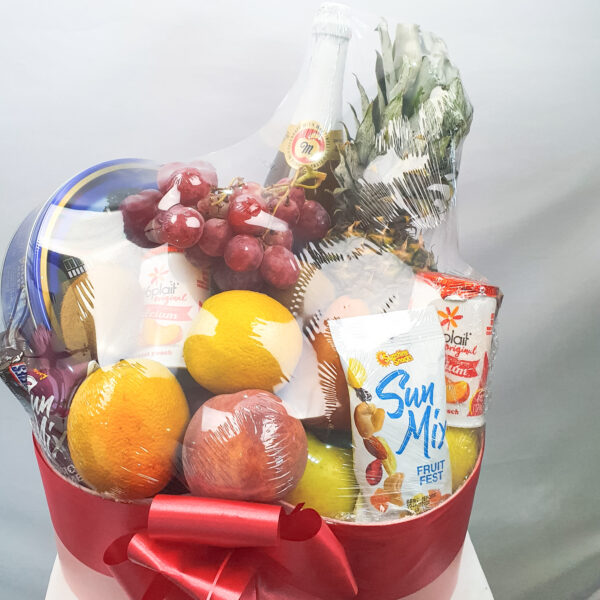 St Kitts Nevis Florist Deluxe Fruit Basket